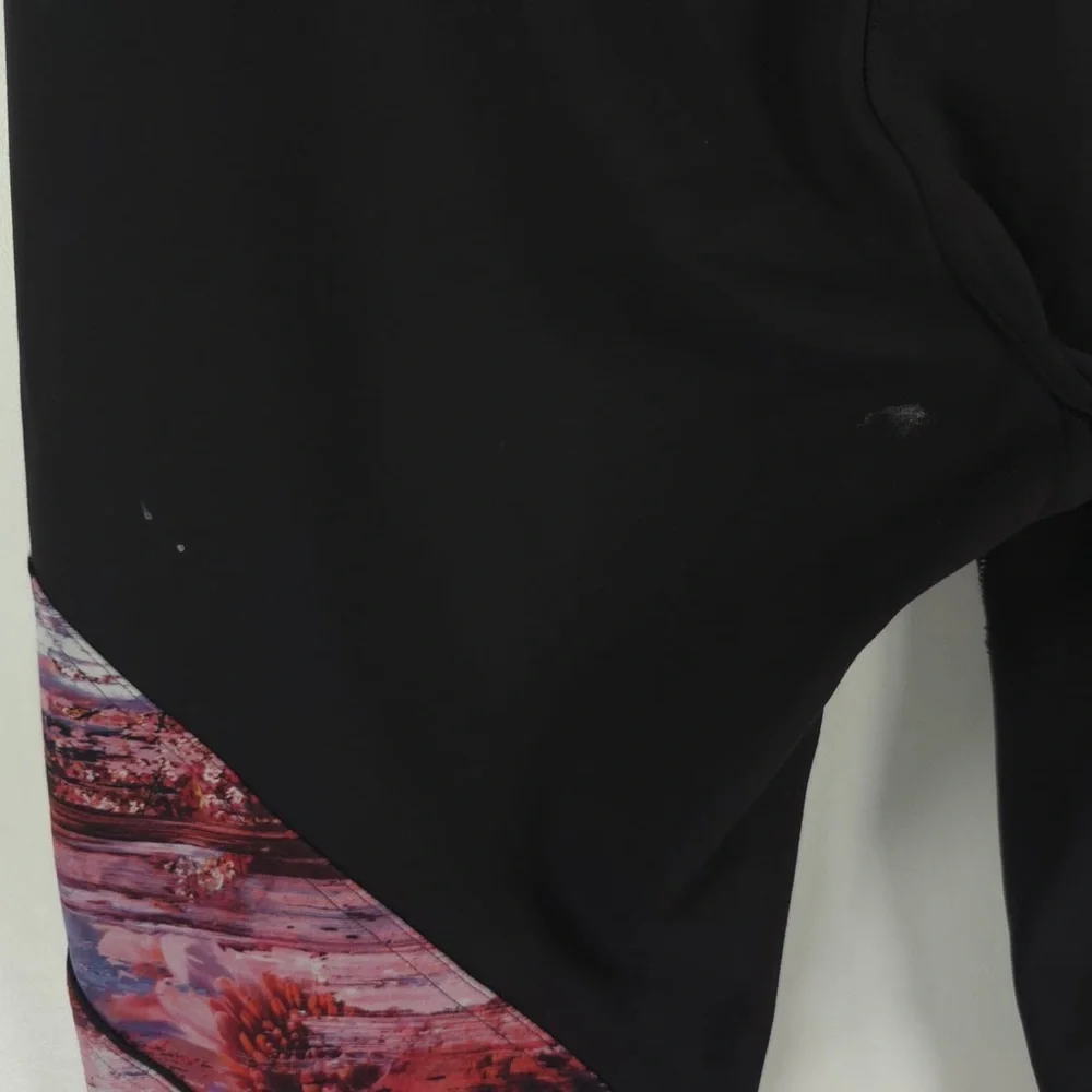 Lululemon Sweat & Repeat Black/Dahliascape Multicolored Leggings Size 10‎